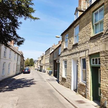 Spacious 1-Bed Apartment With Super King Or Twin In Central Charlbury, Cotswolds Exteriör bild