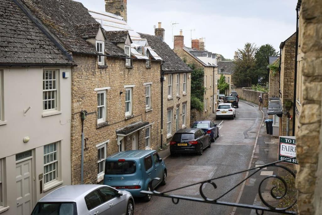 Spacious 1-Bed Apartment With Super King Or Twin In Central Charlbury, Cotswolds Exteriör bild