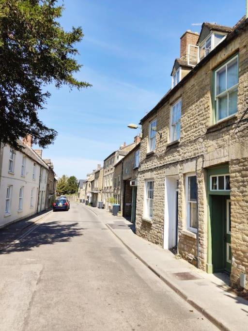 Spacious 1-Bed Apartment With Super King Or Twin In Central Charlbury, Cotswolds Exteriör bild