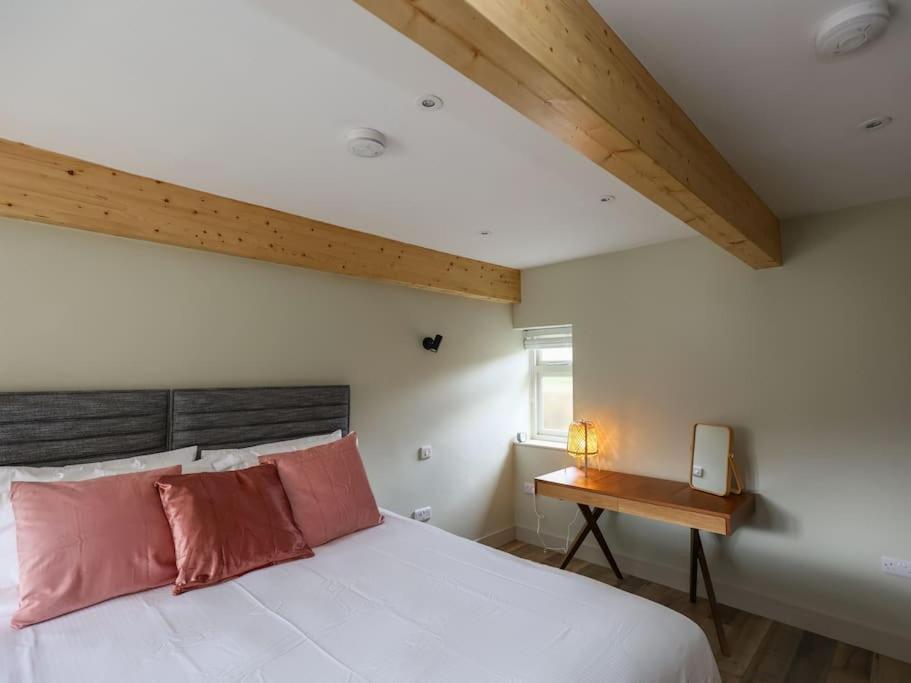 Spacious 1-Bed Apartment With Super King Or Twin In Central Charlbury, Cotswolds Exteriör bild